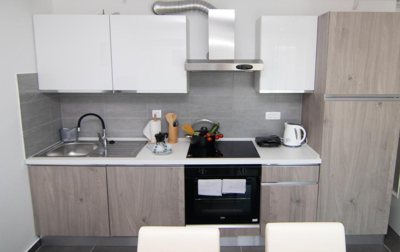 Valkane Beach Studio Apartment Pula Exterior foto